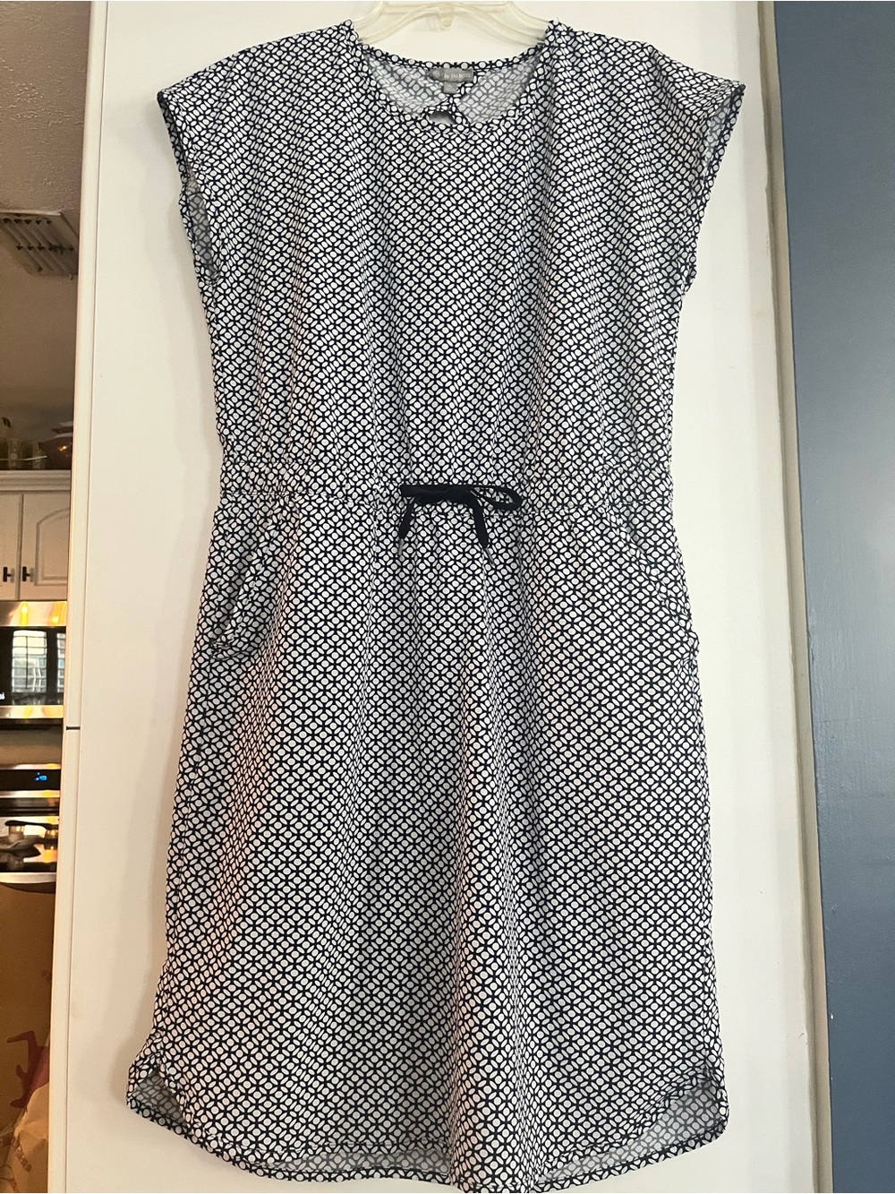 Navy & White Geometric Drawstring Midi Dress by